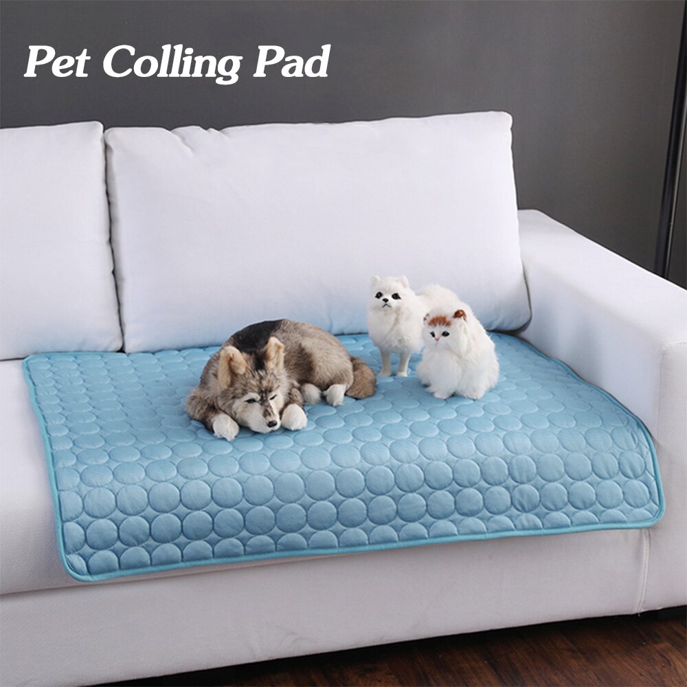 golden-retriever-on-ice-silk-pet-mat